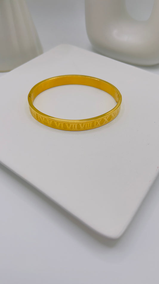 Eterna Bangle