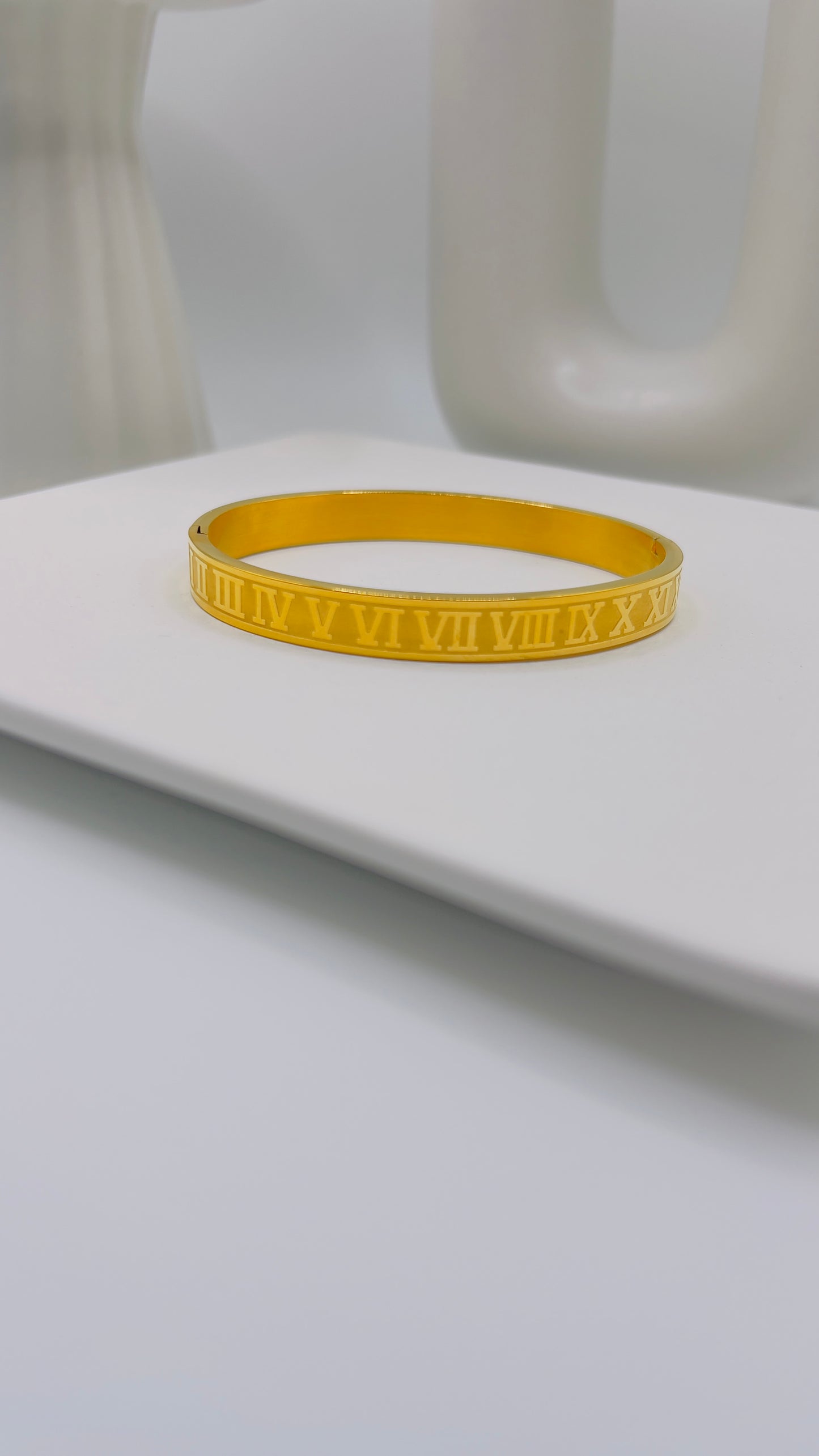 Eterna Bangle